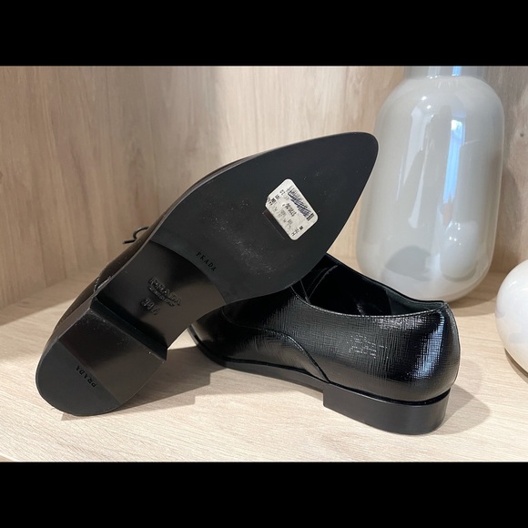 Prada BNIB - Patent Saffiano Oxford Shoes - Picture 3 of 3